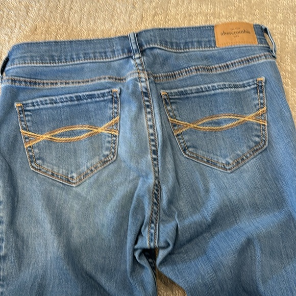 Abercrombie jeans - Picture 3 of 3
